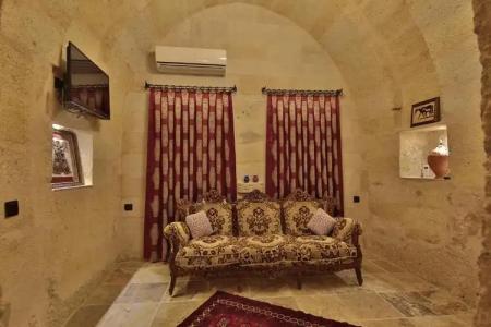 Aren Cave And Art Gallery - 122