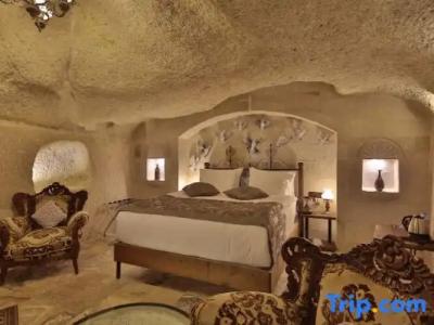 Aren Cave And Art Gallery - 155