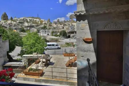 Aren Cave And Art Gallery - 82