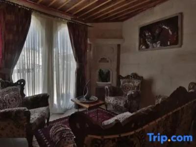 Aren Cave And Art Gallery - 143