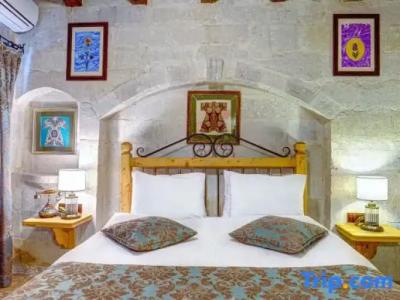 Aren Cave And Art Gallery - 61