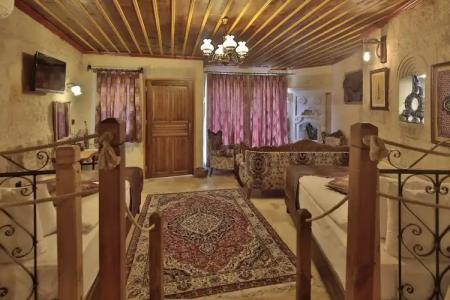 Aren Cave And Art Gallery - 26