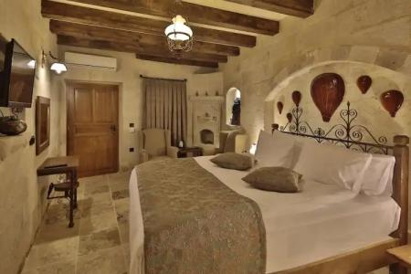 Aren Cave And Art Gallery - 91