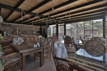 Aren Cave And Art Gallery - 21