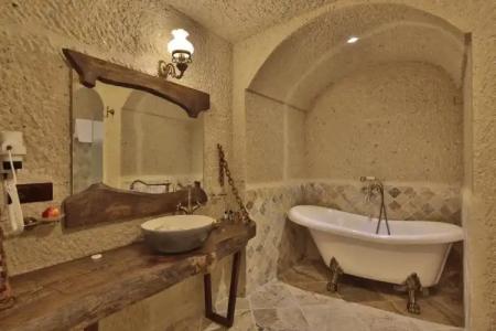 Aren Cave And Art Gallery - 129