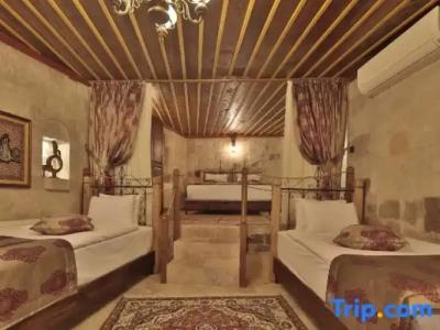 Aren Cave And Art Gallery - 139