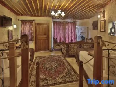 Aren Cave And Art Gallery - 132