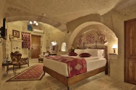 Aren Cave And Art Gallery - 4