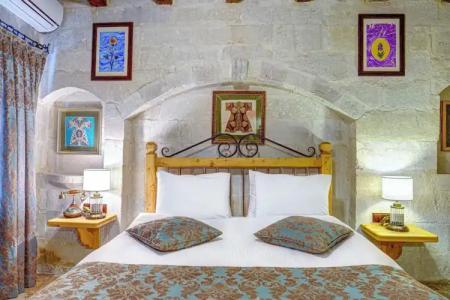 Aren Cave And Art Gallery - 46