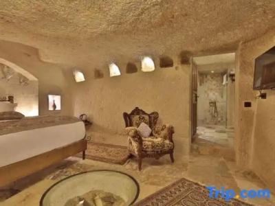 Aren Cave And Art Gallery - 156