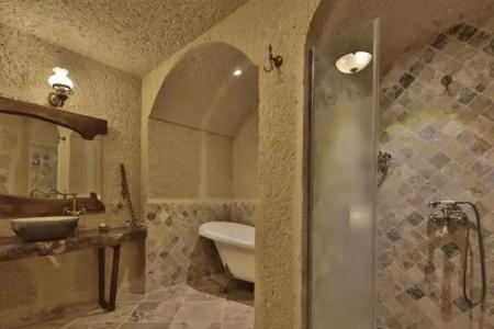 Aren Cave And Art Gallery - 130