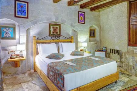 Aren Cave And Art Gallery - 57