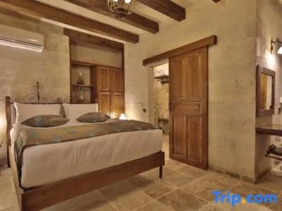 Aren Cave And Art Gallery - 68