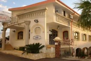 Hotel Mistef, Falerna