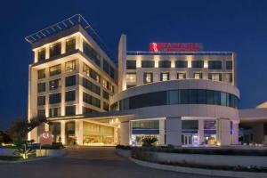 Ramada Hotel & Suites by Wyndham Izmir Kemalpasa, Izmir