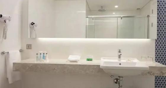 Ramada & Suites by Wyndham Izmir Kemalpasa - 103