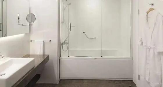 Ramada & Suites by Wyndham Izmir Kemalpasa - 115