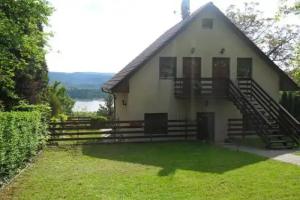 Holiday Apartmanhaz, Zebegeny