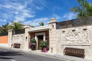 Royal Garden Villas, Luxury Hotel