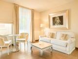 Suite with city view