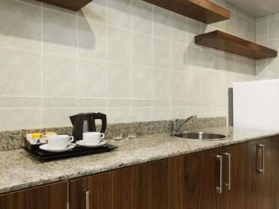 Howard Johnson by Wyndham Abu Dhabi - 70