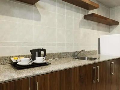 Howard Johnson by Wyndham Abu Dhabi - 67