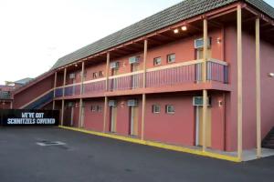 Nightcap at Federal Hotel Mt Gambier, Mount Gambier