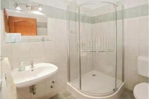 Zebegeny - Hotels