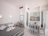 Standard Triple room with partial sea view