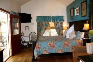 All Seasons Treehouse Village, Eureka Springs