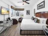 Art Deco Double room with city view