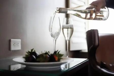 Ambassador Oklahoma City, Autograph Collection - 149