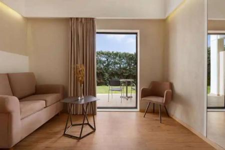 Ramada Plaza by Wyndham Thraki - 7