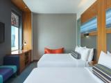 Aloft Quadruple room