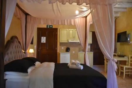 Odos Oneiron Boutique - 31