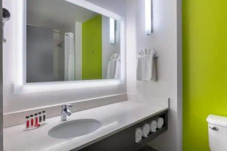 Super 8 by Wyndham Winnipeg East MB - 33