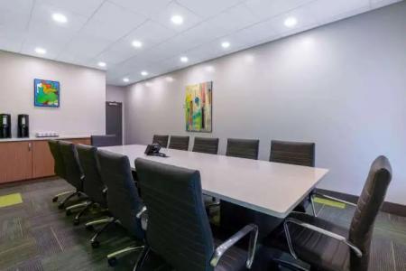 Super 8 by Wyndham Winnipeg East MB - 13