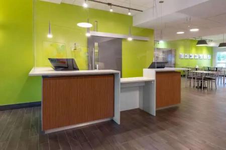 Super 8 by Wyndham Winnipeg East MB - 18