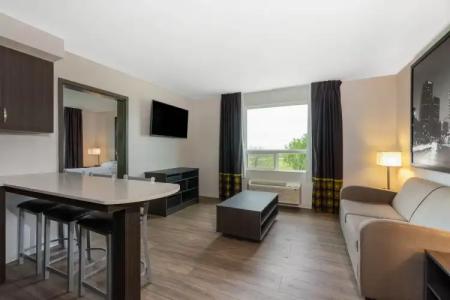 Super 8 by Wyndham Winnipeg East MB - 37