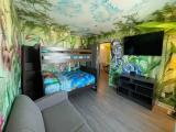 1 Bedroom Efficiency Jungle Theme Double room