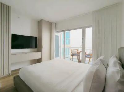 Bentley South Beach - 83