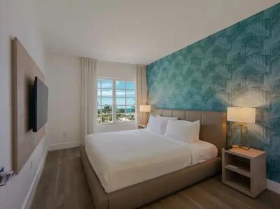 Bentley South Beach - 50