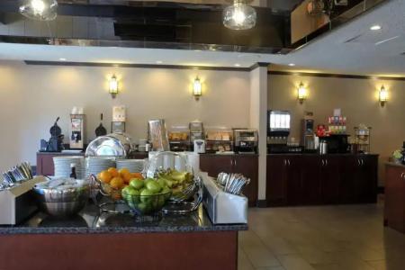 The Embassy Inn - 10