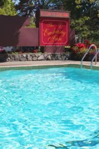 The Embassy Inn - 12