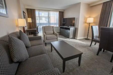 The Embassy Inn - 83