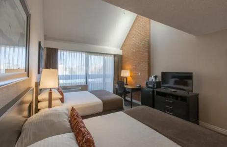 The Embassy Inn - 27