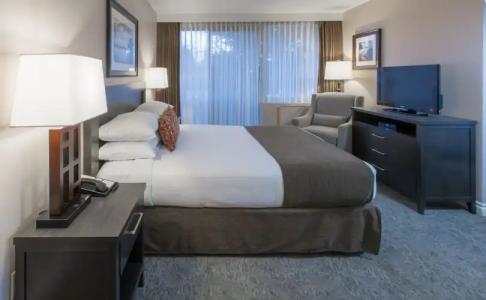 The Embassy Inn - 75