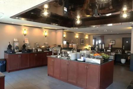 The Embassy Inn - 15