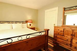 James Bay Inn Hotel, Suites & Cottage, Victoria