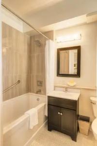 The Inn at the Union Club of British Columbia - 56